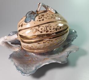Porcelánová dóza