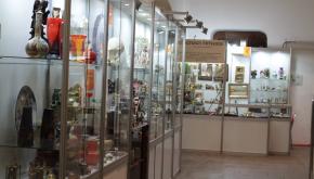 VICTORIA ANTIQUES